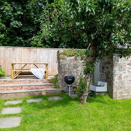 Charlestown Cottage, Woodburner, Gardens & Parking Exterior photo